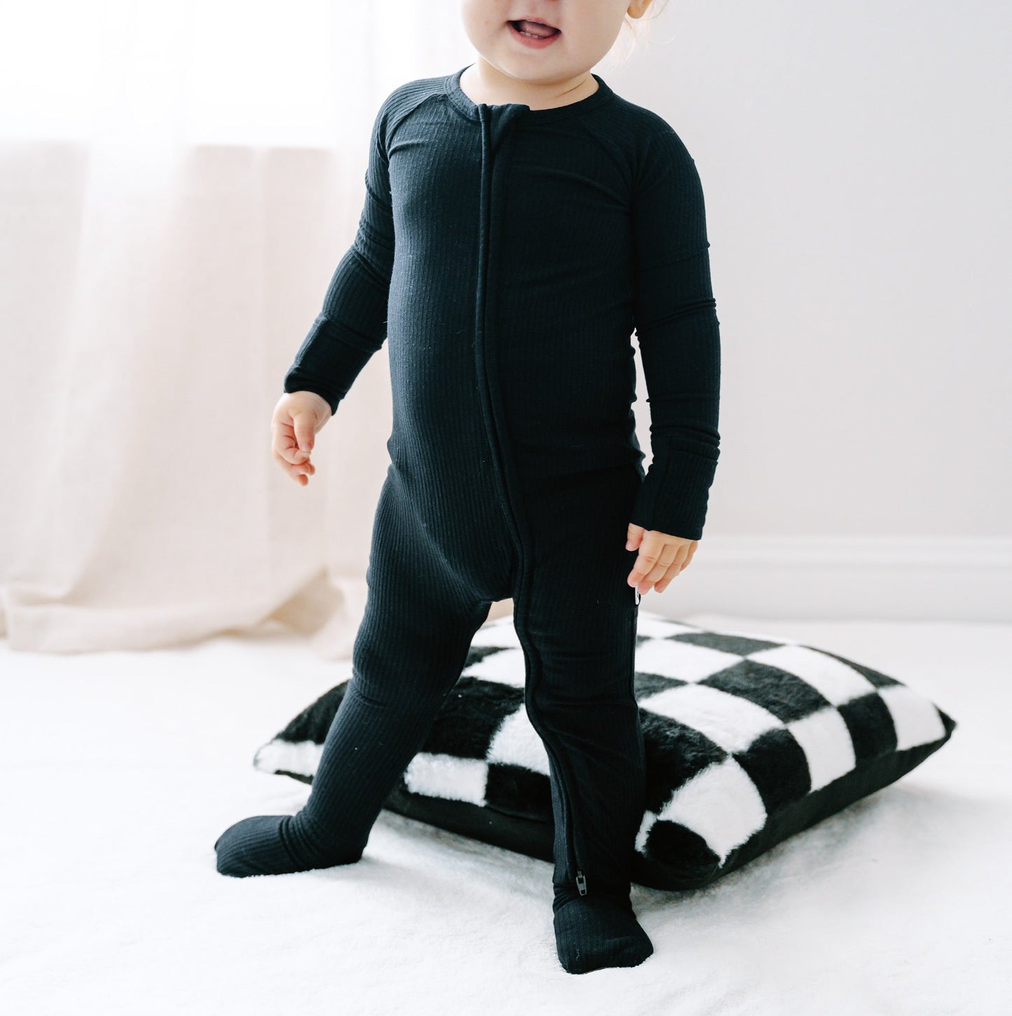 BLACK RIB DREAM ZIPPER ROMPER