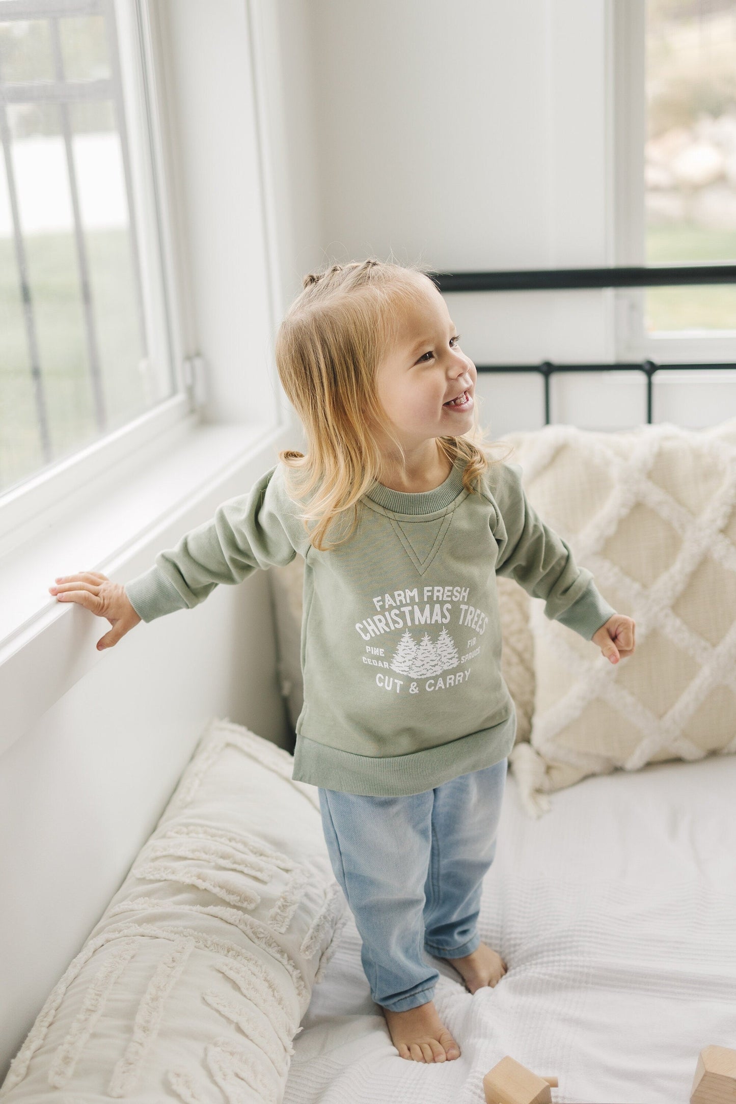 Farm Fresh Christmas Trees Crewneck Sweatshirt Top