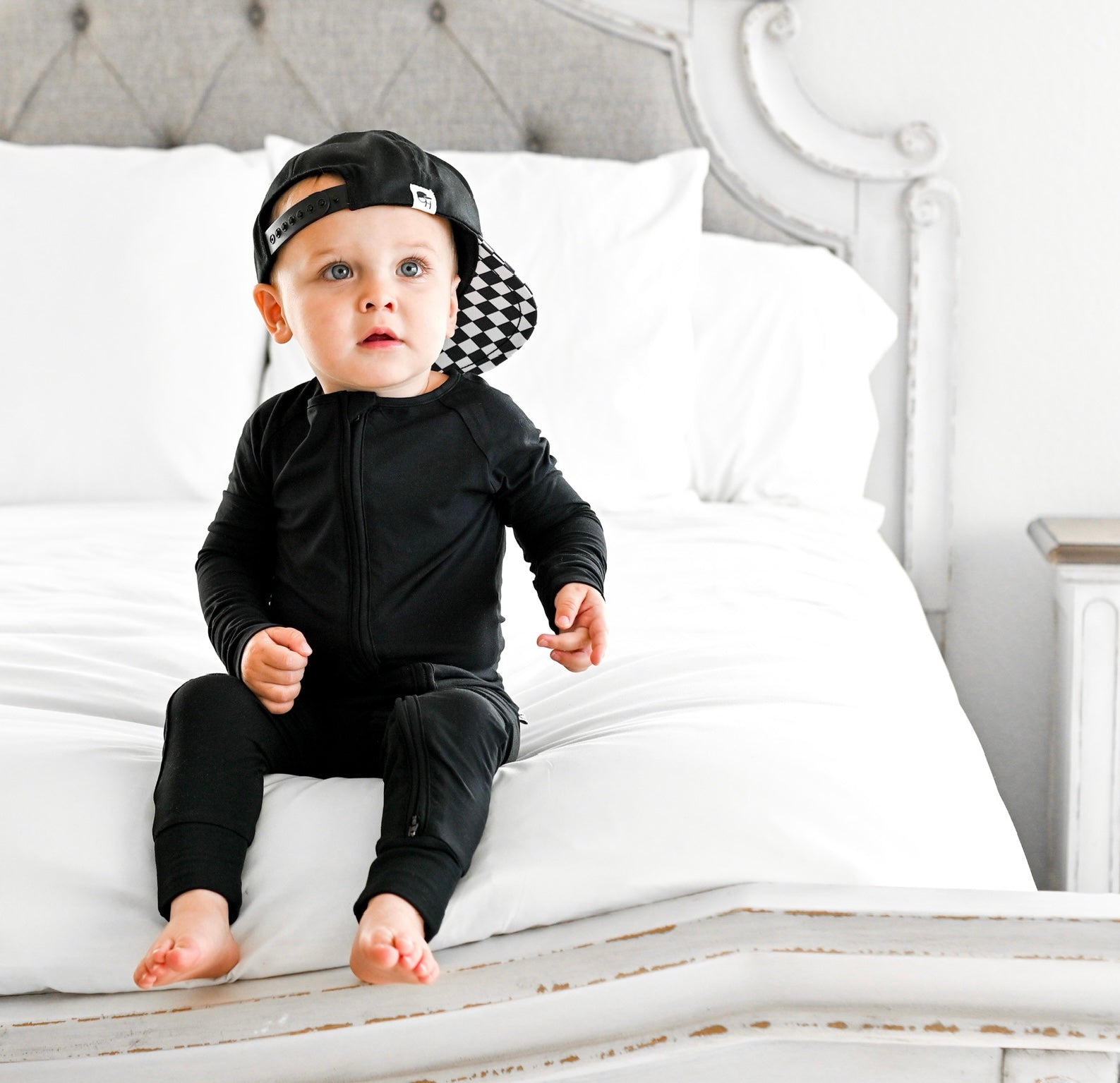 BLACK DREAM ZIPPER ROMPER