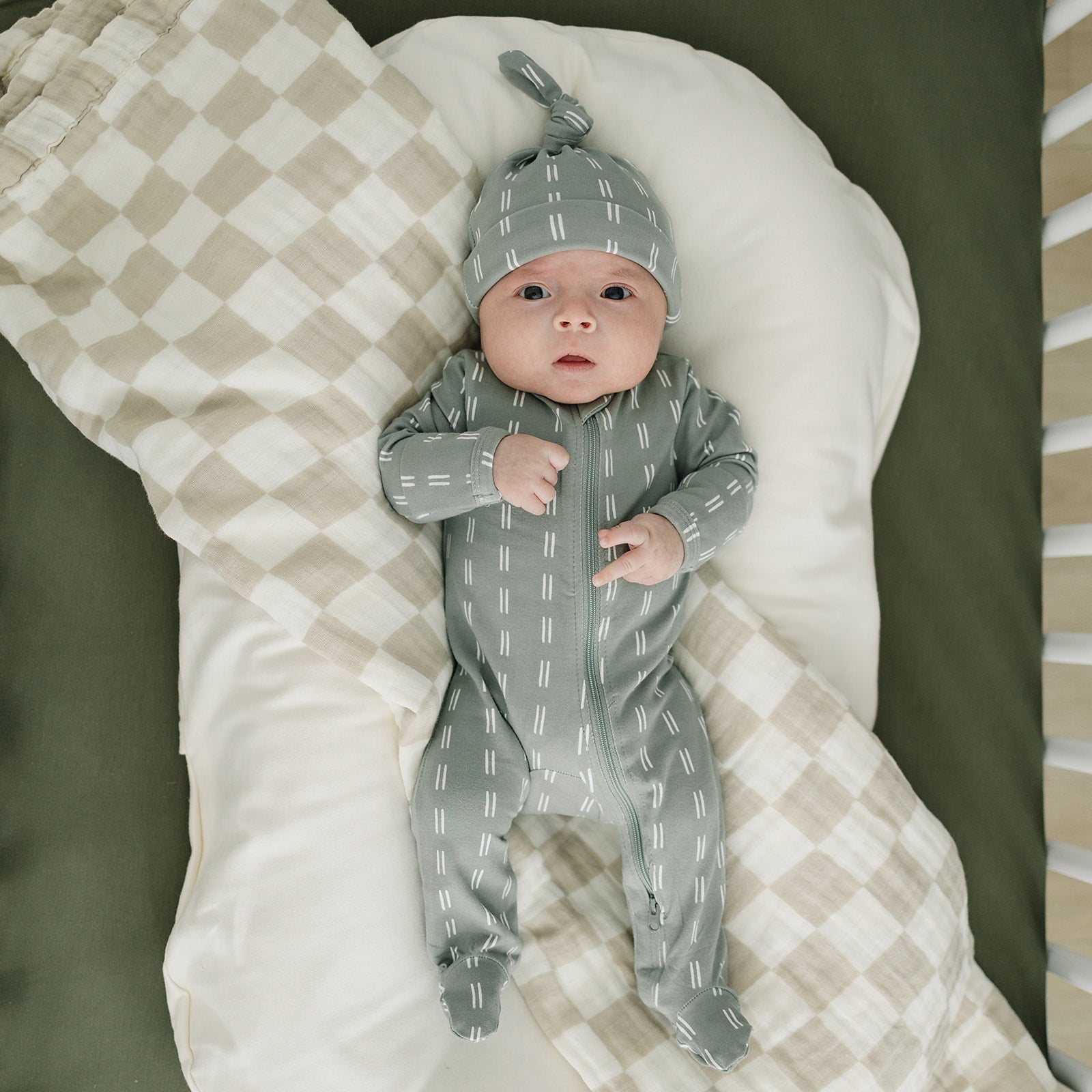 Taupe Checkered Muslin Quilt Blanket