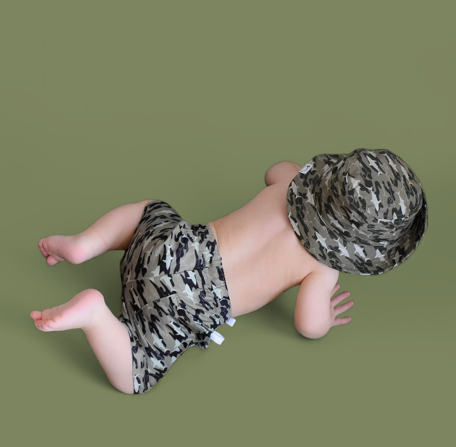 CAMO SHARK DREAM BUCKET HAT