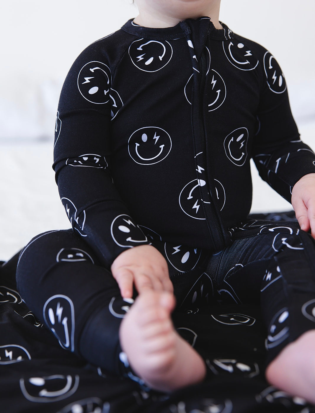 Travolta (black) - Zippy Zipper Romper