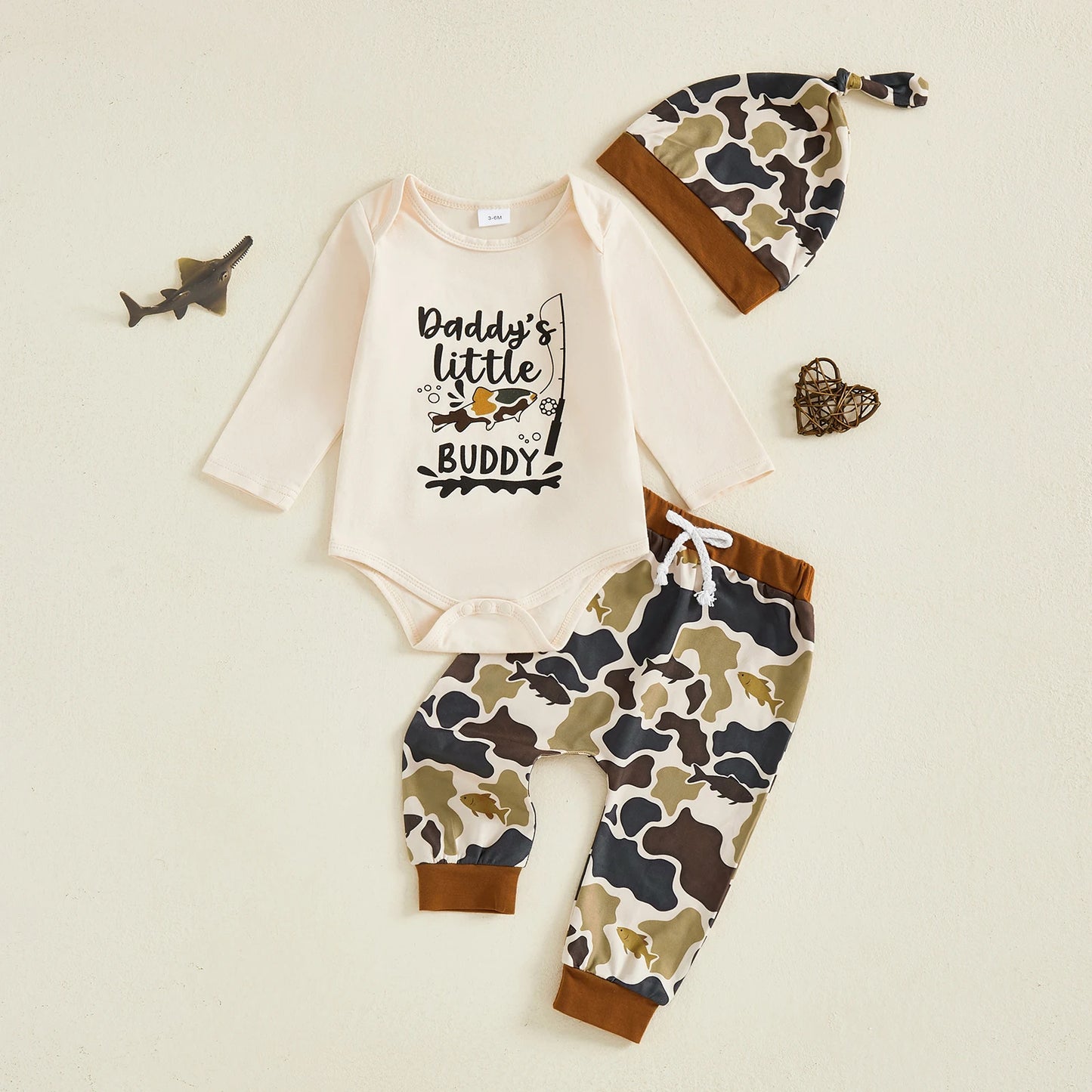 Baby Boy 3Pcs Fall Clothes Letter Fish Daddy's Little Buddy Print Long Sleeve Romper Camouflage Pants and Hat 3Pcs Outfit