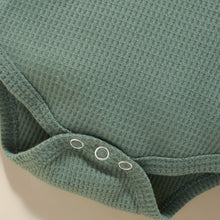 Load image into Gallery viewer, Waffle Knit Neutral Tone Yarn Rainbow Newborn Baby Girl Boy Set
